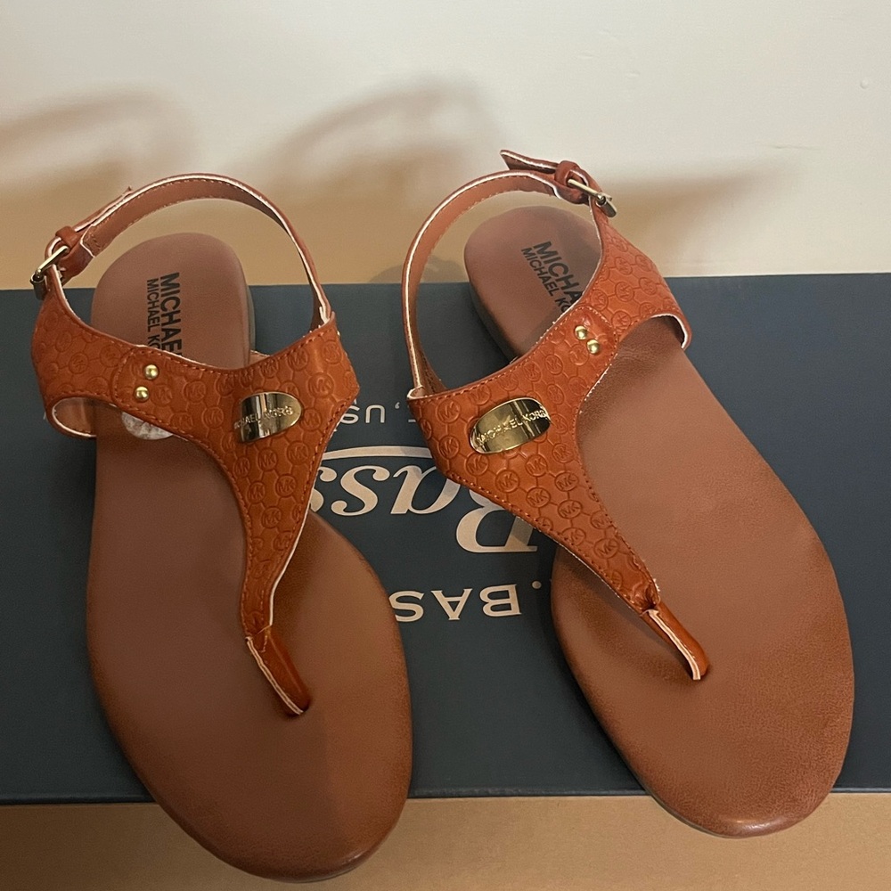 Michael kors thong sandal
